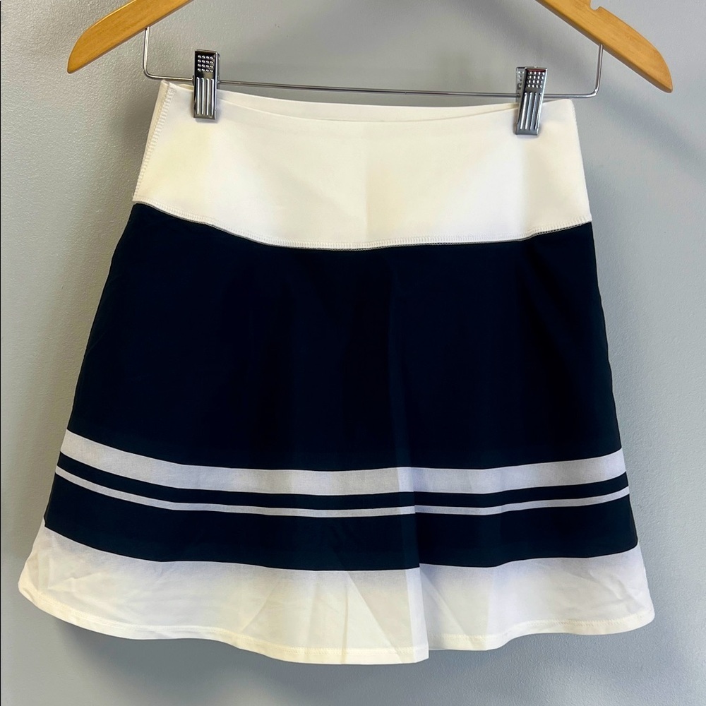 NWOT athletic skirt by Puma, blue and white shorts underneath sz Sm